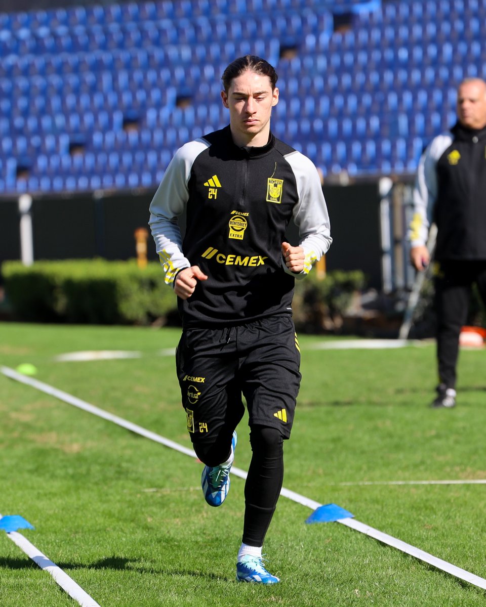 ClubTigresEN's tweet photo. Running towards the 2024 Clausura! 🏃‍♂️🔥 https://t.co/je3OmPv5dp