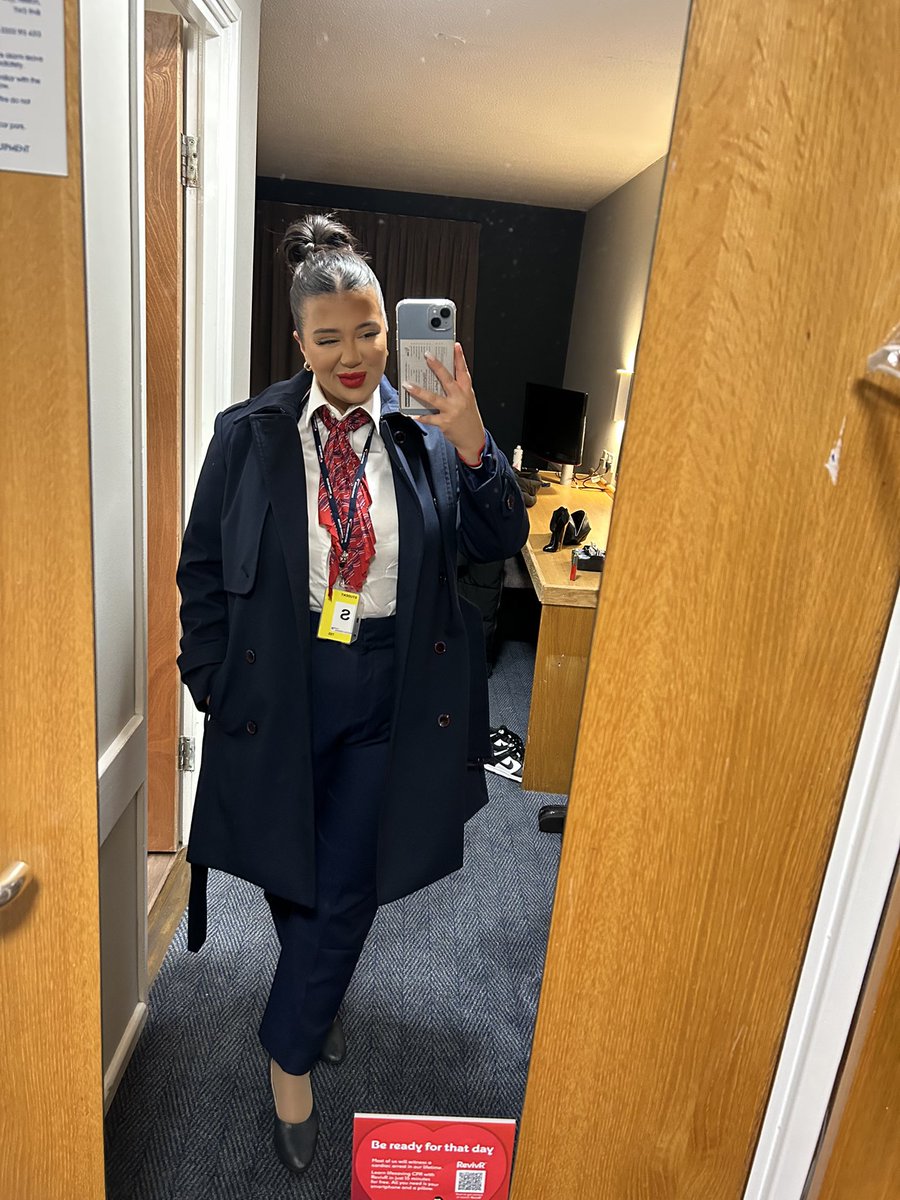 lazybaps's tweet photo. 1.5 weeks and 2 exams to go and she will be living her dream….   And her best life seeing the world 💕💕💕💕. Super proud of my baby ! X https://t.co/4wcdFGxv9S
