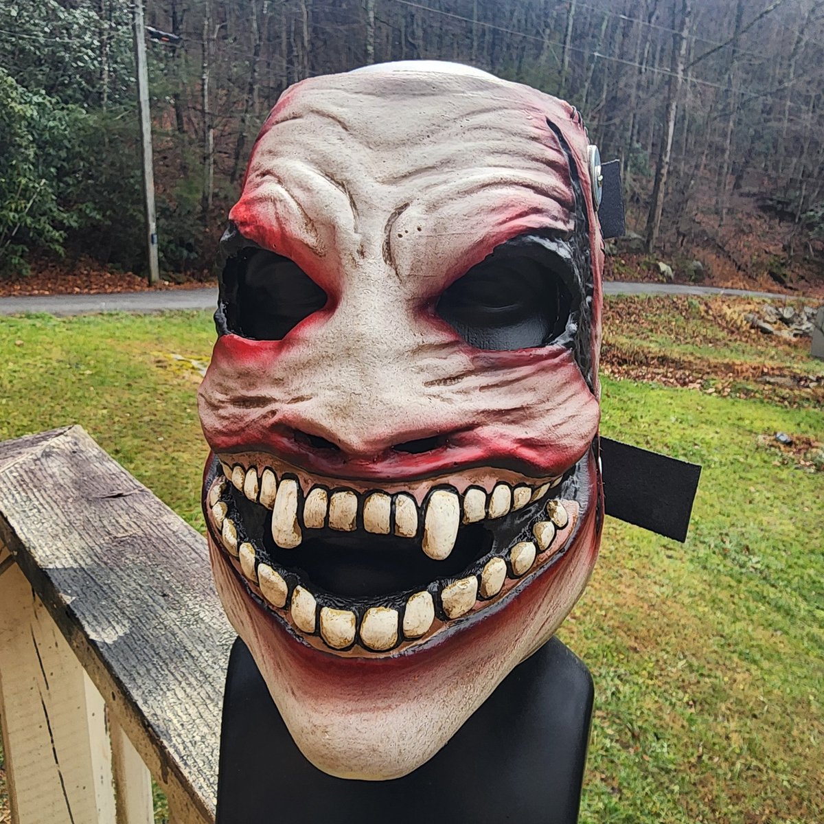 For those who care... I'm back!! New insta and YouTube channel!! Tons of new stuff coming up this year. Commissions are open and welcome. 
#slipknot #slipknotmask #thefiend #thefiendbraywyatt #WWE #etsy #etsyshop #YouTube #youtubechannel #cosplay #justmattmakes