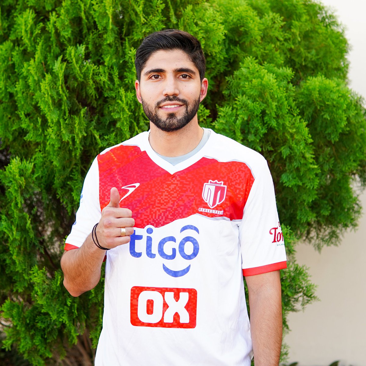 #OFICIAL
<a href="/ivanochoach/">I.Ochoa</a> es nuevo jugador de <a href="/realestelifc/">Real Estelí FC</a> de Nicaragua, el mediocampista mexicano ha jugado en equipos como Pachuca 🇲🇽, León 🇲🇽, Everton de Viña 🇨🇱, Audaz Italiano 🇨🇱, etc
