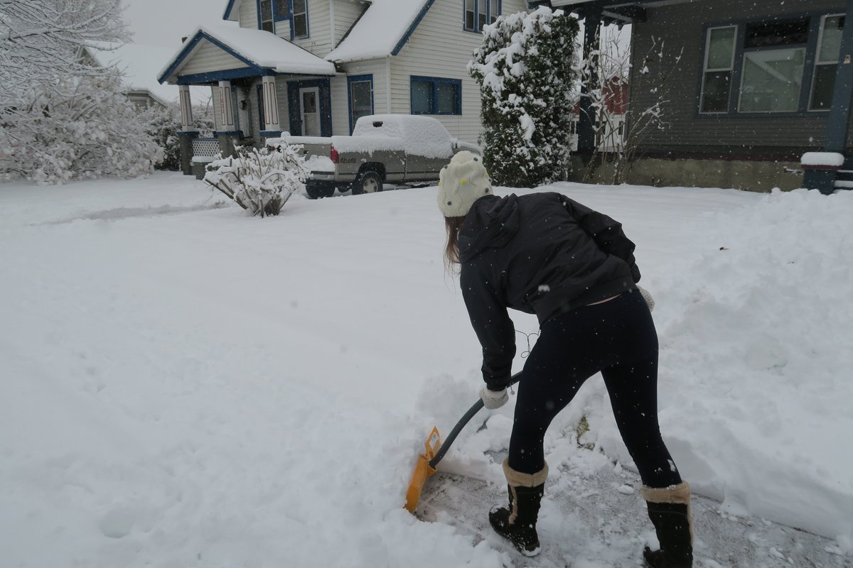 SpokaneCity's tweet photo. School is back in session tomorrow! Make sure to clear the sidewalk adjacent to your property so students have a safe walk to school. #SpokaneStreets https://t.co/8zkjC1IaUS