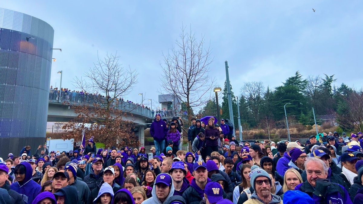 UW's tweet photo. An epic send off for an epic team. 
#PurpleReign https://t.co/Gm29OgWZe0