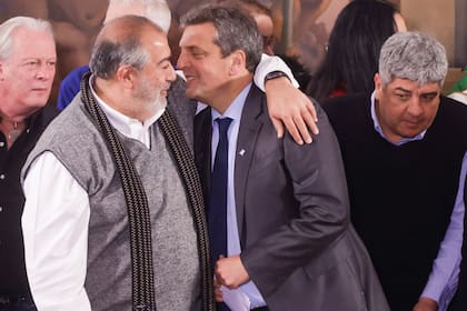 HoracioCabak's tweet photo. "Vienen por tus derechos" https://t.co/4b6Bga27Aq