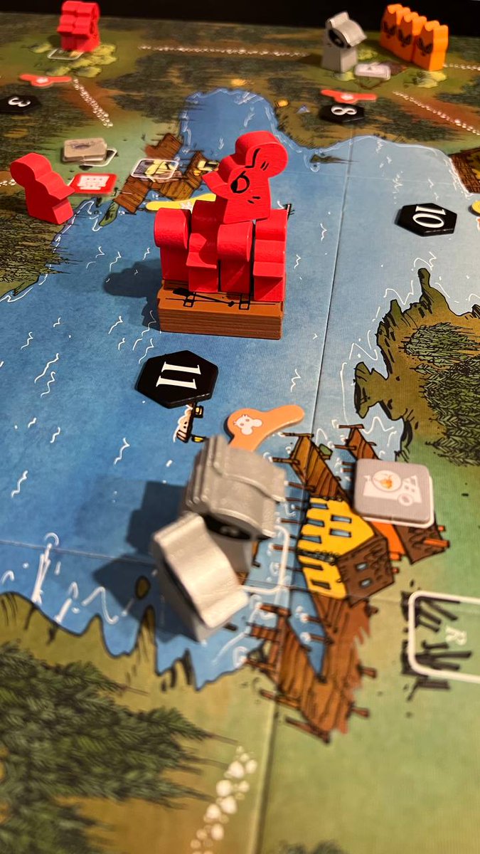 Oxymo_Rhon's tweet photo. Nos queda por probar al Vagabundo y la Compañía del Río (esas mejor con los amigos), pero por lo demás, tenemos el resto de clases del #RootBoardgame conocidas para poderlas jugar y enseñar.
Este Marquesado Mecánico tiene nuevas mejoras que lo hacen demasiado realista 🤣 https://t.co/yQdqXNyw4c