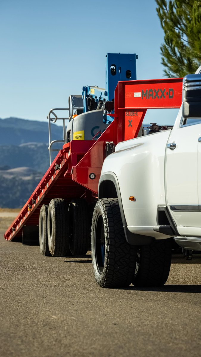 MaxxdTrailers's tweet photo. Another work-week conquered. It's time to unwind and enjoy the weekend. 

What are you doing this weekend?

#maxxd #maxxdtrailers #trailersfortheworkingman #buildsomethinggreat  #bluecollar #bluecollarhauler #workhardstayhumble #glorytoGod #workhardplayhard #funfriday https://t.co/hQ3tC6DkJS