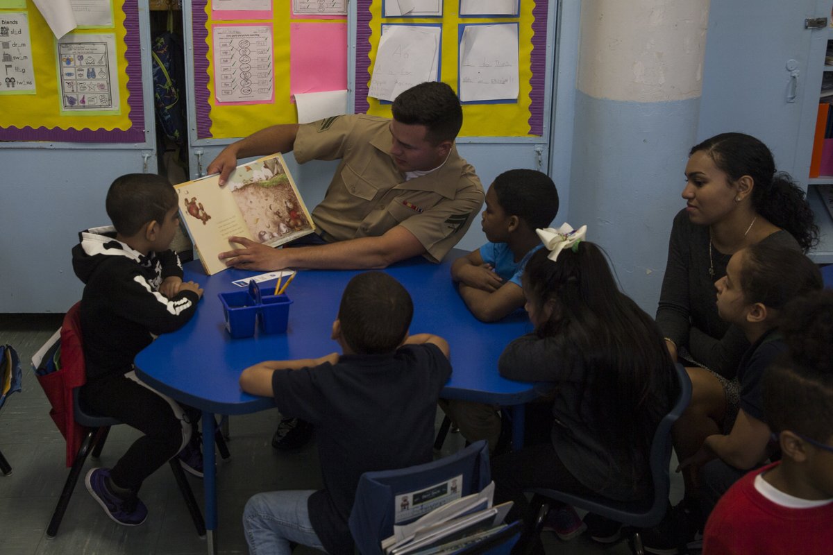 ToysForTots_USA's tweet photo. Igniting imaginations 1 book at a time!📚
 
Our #ToysforTotsLiteracyProgram is on a mission to empower young minds.💙  
 
Join us in spreading the magic of reading as we provide books to children in need &amp; students at Title I-funded schools throughout the year. 📖 #ReadToSucceed https://t.co/NHhVkU9Mc0