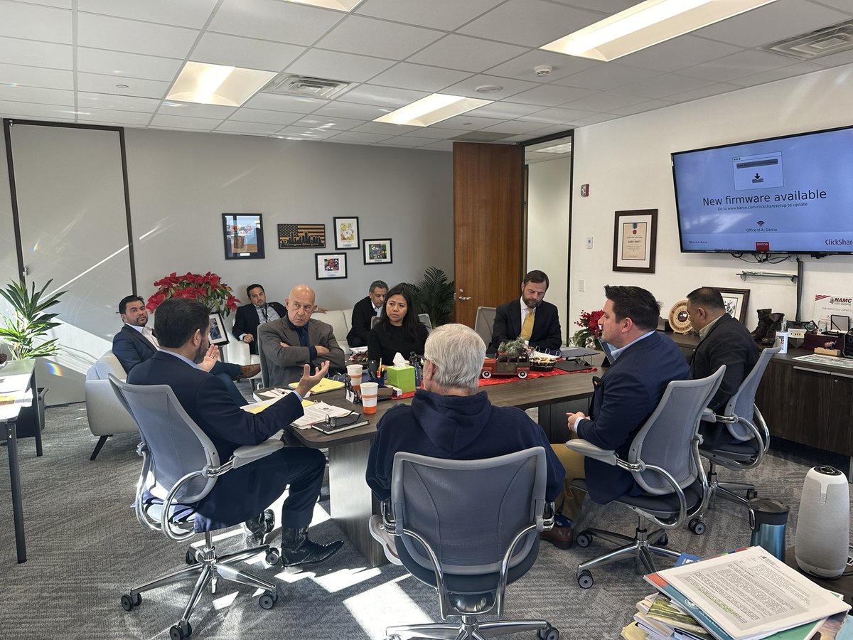 A productive meeting today with @houmayor @whitmire_john and team to discuss Precinct 2/City priorities. Commissioner @AdrianGarciaHTX & team are looking forward to working with new administration to improve opportunities for residents in our precinct. #HouNews