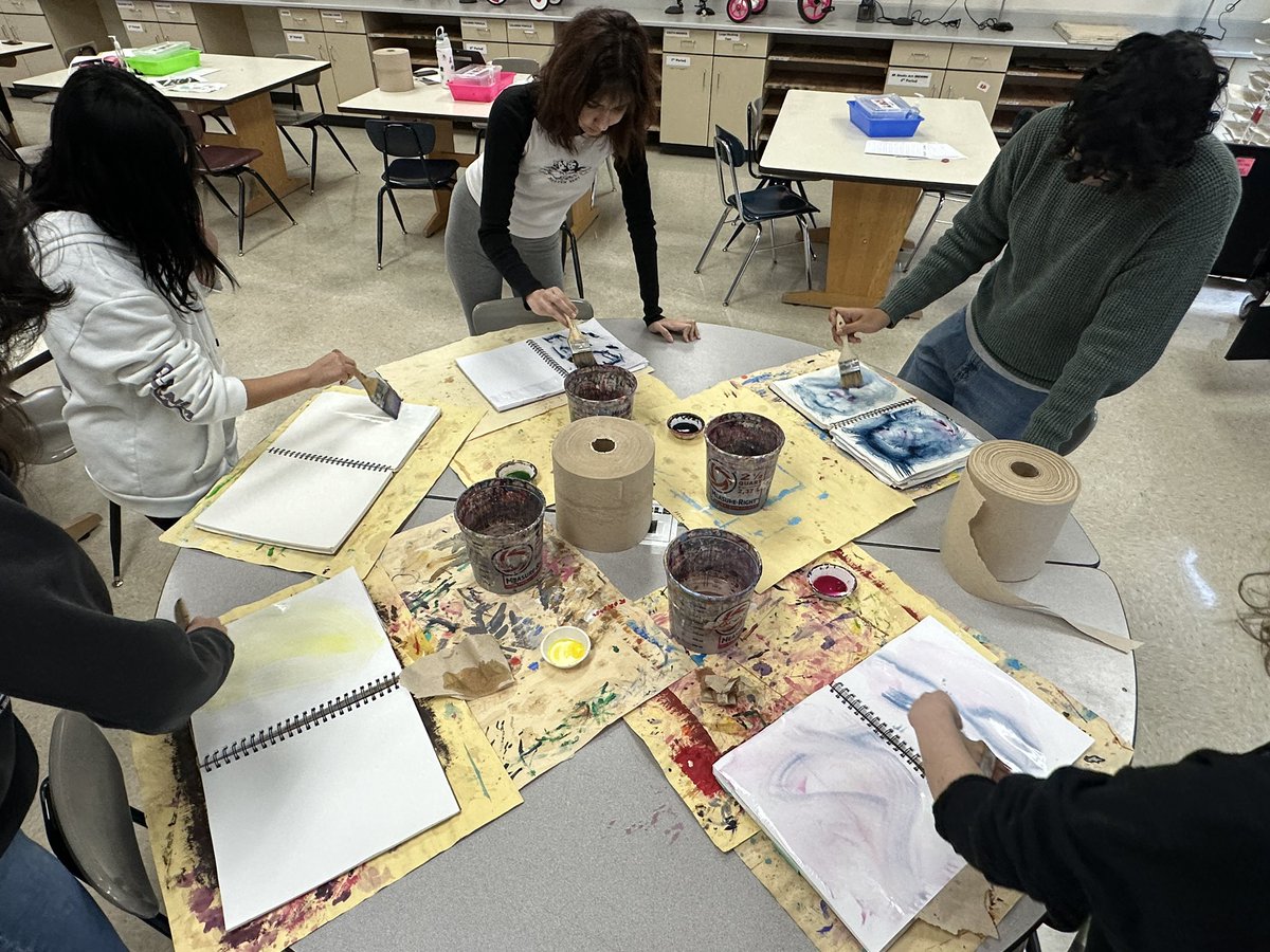 #APDrawing needed to prep more pages in their sketchbooks for upcoming project exploration. #FirebirdArt #arteducation #arted #arteducationmatters #highschoolart