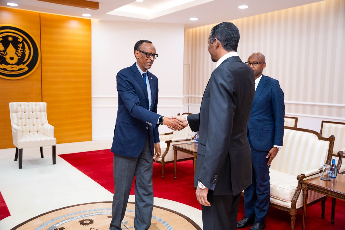 RobCyubahiro's tweet photo. “President Kagame listened to our vision for the future of our country (Sudan) which begins with stopping the war, achieving security and stability. 

We look with admiration at this great country, which has become an inspiration for many people”

-Gen Mohamed Hamdan Daglo https://t.co/J4eJT2wFjn