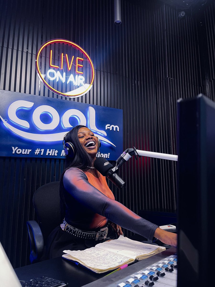 First episode of the big Friday show with @Symply_Tacha for the new year was a banger 🔥🔥🔥 We no dey gree for anybody this year Question of the day: what’s your new year resolution? Drop your answer in the comments #Coolfm969