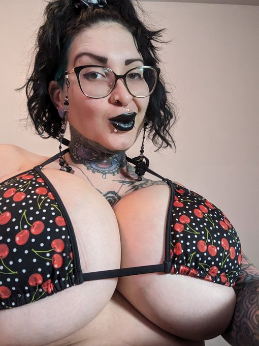 Looking mischievous https://t.co/lhPJZsWZzY / https://t.co/2XroawjR1O /  https://t.co/Ru7TpN47nA #hot<a href="/tag/lingerie"class="tags"><span>#lingerie</span></a><a href="/tag/curvy"class="tags"><span>#curvy</span></a><a href="/tag/hot"class="tags"><span>#hot</span></a><a href="/tag/glamour"class="tags"><span>#glamour</span></a><a href="/tag/fetish"class="tags"><span>#fetish</span></a><a href="/tag/kinky"class="tags"><span>#kinky</span></a>