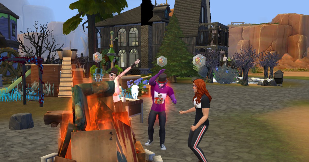ClaireVGray's tweet photo. I’m impressed by the decor and love the use of skeletons and other awesome objects, lucky me I own every pack so the lot’s compatible with my save

Outdoors I love the graveyard and the outdoor pile of lumber you can set on fire and dance around https://t.co/DmuLqvpfVY