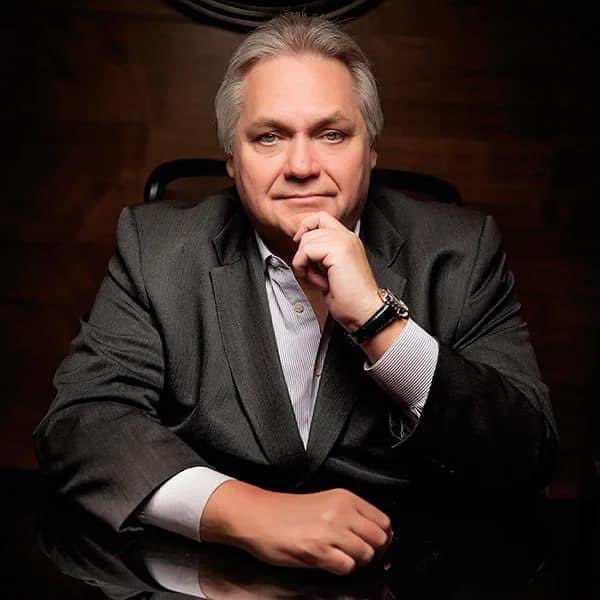 EstiloMDF's tweet image. Murió el empresario Carlos Bremer a los 63 años de edad,  presidente y director general de Value Grupo Financiero. De los pocos amigos de  Luis Miguel.