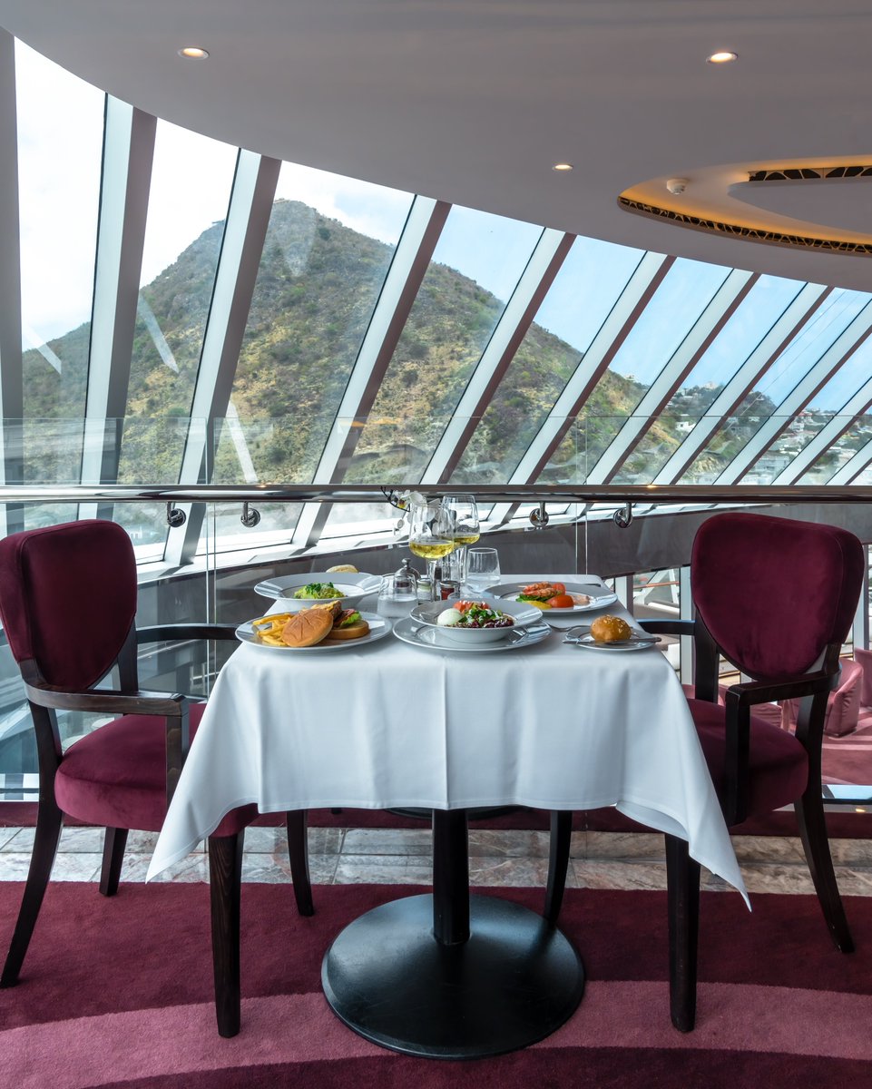 Discover bold flavors and exquisite ingredients at #MSCYachtClub dining! 🌟 Daily changing lunch and dinner menus let you savor new gourmet creations, paired with five-star service.
 Discover the ultimate luxury cruise experience. bit.ly/45wriEd #MSCCruises