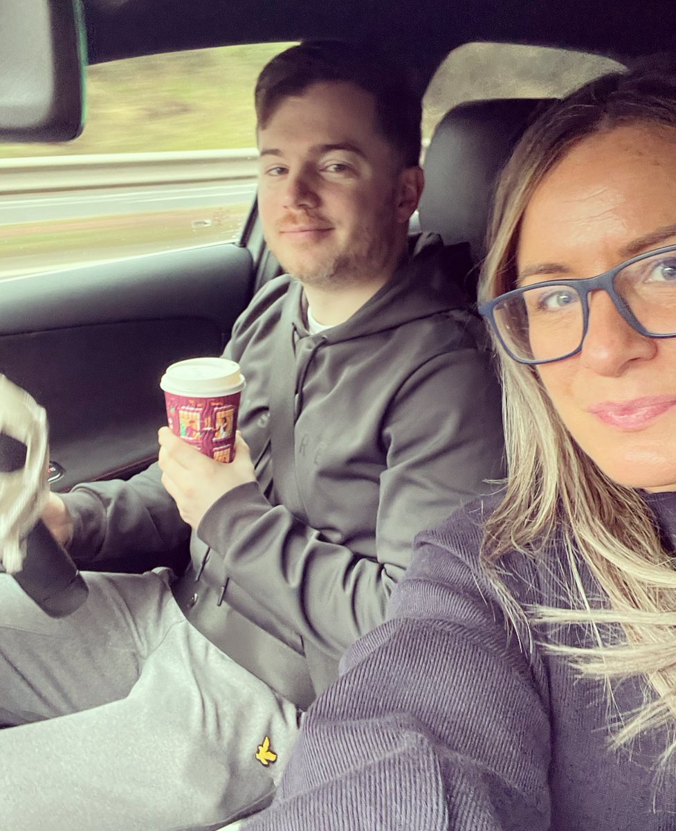 WeeVK80's tweet photo. Winter break ⚽️ means a rare few days away with my 🫶🏼 @Graeme784 
❤️🤍💙 https://t.co/iGyN5J7HKC