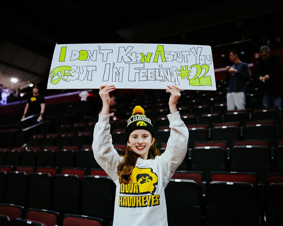 IowaWBB's tweet photo. Spotted: Hawks in Piscataway 🐤

@CaitlinClark22 x #Hawkeyes https://t.co/A7XkofOgos