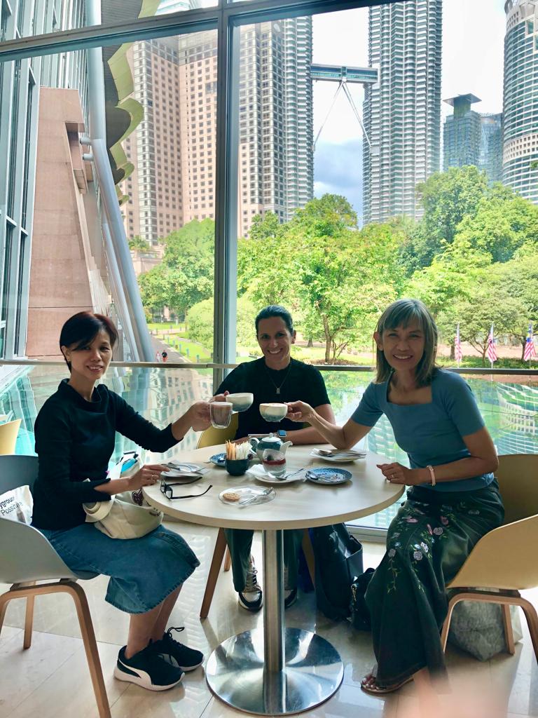#GEexperts Jane, Caryn, and Marlieke - all based out of Kuala Lumpur - had a lively catch-up yesterday at the Kuala Lumpur Convention Centre, toasting the new year. Here's to a fantastic 2024 ahead! #GainingEdge #GETeamKL #NewBeginnings2024