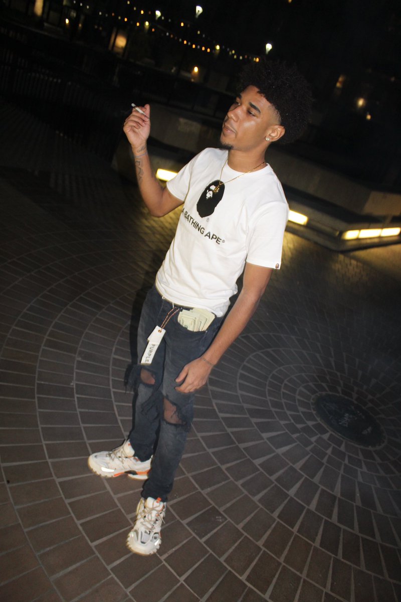 breadmanbtt's tweet photo. Havin it https://t.co/9MwsguT7an