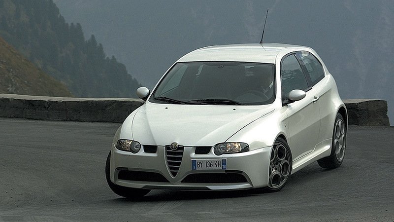 Blogsf11's tweet image. ESPECTACULAR 
Estoy comparando el Opel Astra g opc2 con el alfa romeo 147 GTA y a nivel números el alfa romeo es superior no mucho pero lo es, pero hay 2 circuitos en las que han corrido los dos coches 

Top gear circuit 
Alfa: 1:35.60
Opel: 1:33.00