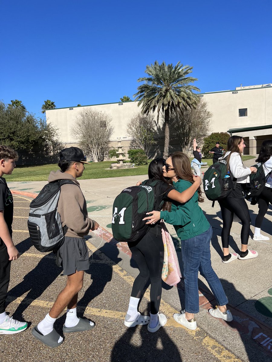 PSJAMemorial's tweet photo. Wolverine Country is honored for the continuous support from the @CityofAlamo, Mayor Garza, Alamo PD & Fire Departments, and city commissioners.
Today they welcomed home our UIL 4th place winning cheer team along side Principal Dr. @RaquelGarcia182!
#WolverineProud #AlamoProud https://t.co/RKO5tJ3vV7