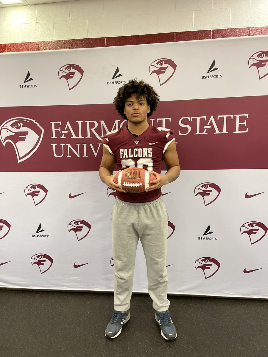 NEnoch33's tweet photo. After a great visit and convo with @Coach_Rankin @Coach_QWilson @CoachPerotti blessed to receive an offer to @FairmontStateFB https://t.co/AvdHPzAH5J