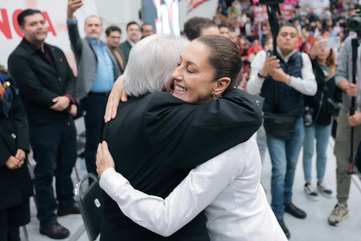 Expreso mi tristeza por el fallecimiento de Carlos Bremer, empresario regiomontano, visionario y de grandes sentimientos. Juntos trabajamos en diversas actividades de promoción deportiva, como la clase de box más grande del mundo en la Ciudad. La última vez que lo vi, fue en un