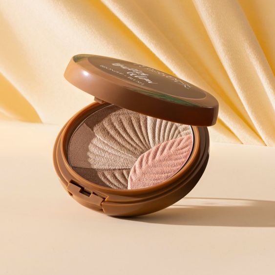 PFCosmetics's tweet image. Introducing your new hypoallergenic everyday staple, the Butter Glow Bronzer + Blush blends harmoniously onto the skin to let your natural beauty shine. 

TAP to shop: pformu.la/BGBB 
#PhysiciansFormula #cleanbeauty