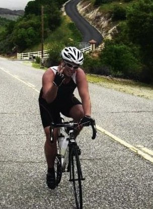 kevsmets's tweet photo. All these years later, finally found a new home and a happy new owner for my road bike. It got me through an Ironman, plus I logged over 2500 miles on it back in the day. It treated me well, glad it can finally be free on the road again! #GoTeam #TeaminTraining #Ironman https://t.co/4AKP5zYdmz