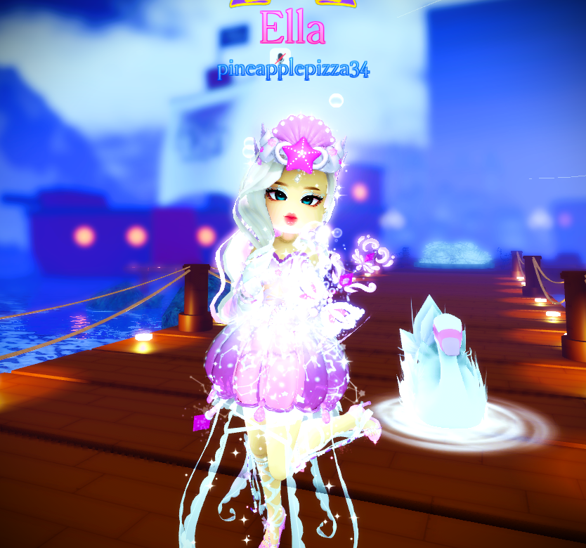 PermaRoyalehigh's tweet photo. 🧜‍♀️ Absolutely loving this new set by @PlayRK2 it is so ethereal im going insane haha 🧜‍♀️
#ROYALTYKINGDOM2 
#rk2
#RK2
#jellyfish
#robloxart https://t.co/MqQCphWaE2