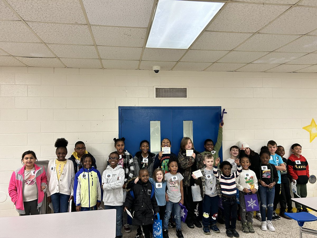 ErinYunker's tweet photo. Congratulations to our Positive Impact Kids this week! Way to go! #PBIS #IMPACT2Win #SPSCreatesAchievers @EFES_Proud https://t.co/02m5iljWvN
