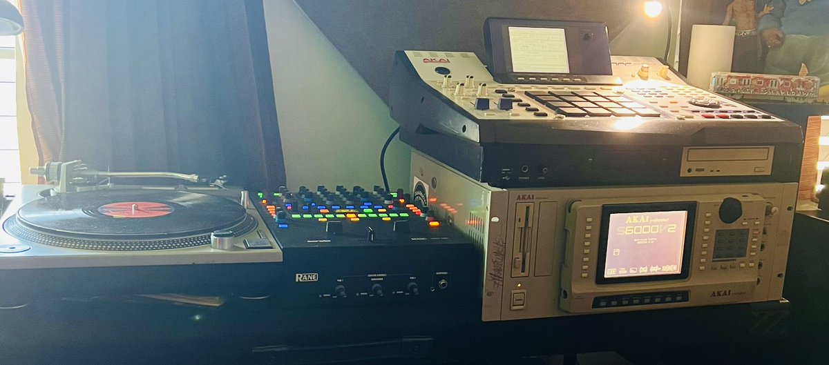 So I’m gonna go back to this combo for now. <a href="/LordFinesseDITC/">Lord Finesse</a> said these were monster pieces. He is 100% correct. MPC4000 x S6000 = BuMpBaP 2024. #PoPDuKe
