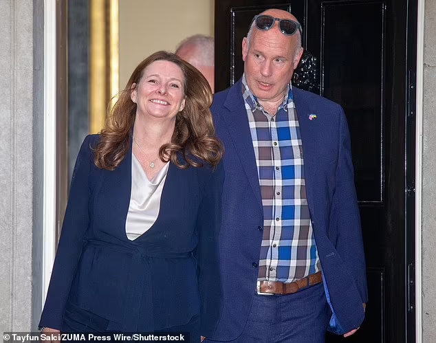 Huw o Feirionnydd 🏴 #FBIW (@welsh_dragon_71) on Twitter photo It appears that Michael Keegan, husband of Tory Education Minister <a href="/GillianKeegan/">Gillian Keegan</a>, was the UK Chief Executive & Chair of Fujitsu, the firm behind the Horizon computer system during #PostOfficeScandal. I wonder why the Tories have failed to press for #justiceforsubpostmasters? It appears that Michael Keegan, husband of Tory Education Minister <a href="/GillianKeegan/">Gillian Keegan</a>, was the UK Chief Executive & Chair of Fujitsu, the firm behind the Horizon computer system during #PostOfficeScandal. I wonder why the Tories have failed to press for #justiceforsubpostmasters?
