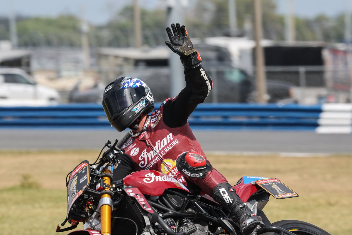 MotoAmerica's tweet image. Hello weekend! 👋 

#MotoAmerica #TGIF #SuperHooligans
@indianmotocycle @OHaraRacing