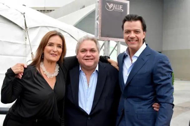 24encuestas's tweet image. Cuando empezaste vendiendo calculadoras no podías CALCULAR la forma en que tocarías a millones. Carlos Bremer. 💔