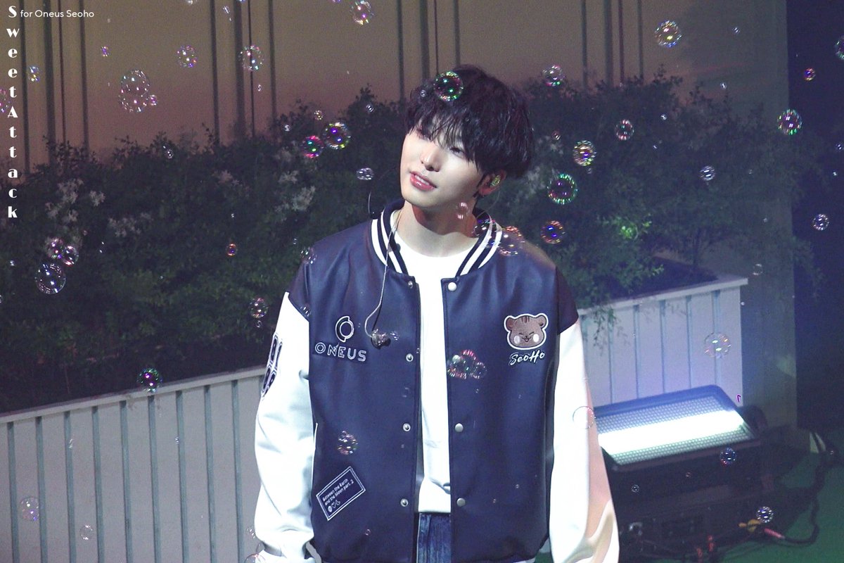 sweetattack_SH's tweet photo. [HQ] 240105 서호 @ ONEUS 2024 FAN CONCERT
 
이세상에 항상 행복만 주고싶은 
그런 소중한 사람 🧡

#SEOHO #서호 #이서호 #ソホ
#ONEUS #원어스 https://t.co/YXv95wjIbC