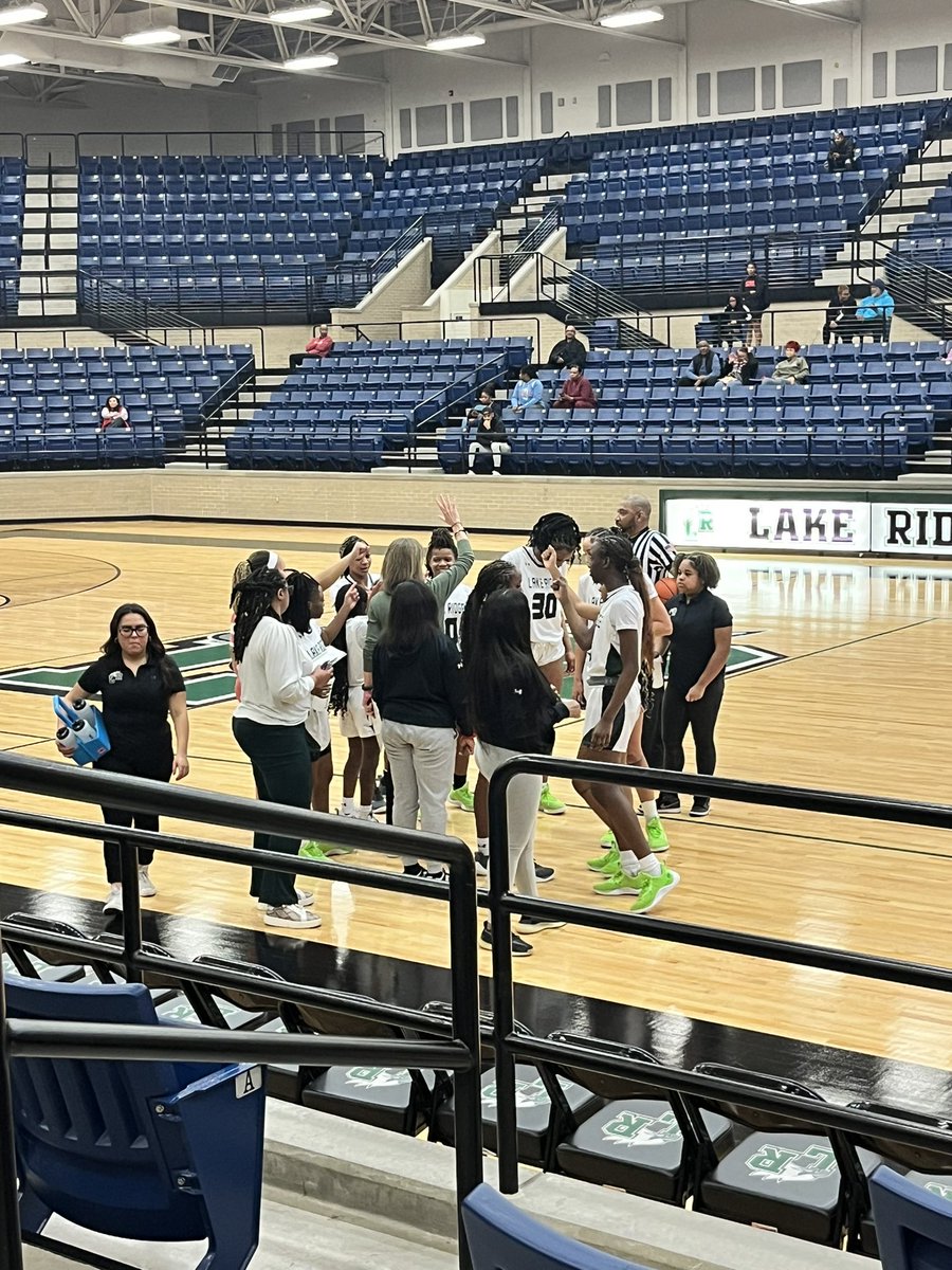 Honestly one of my favorite things as a middle school coach is going to the high school games and watching how much my former athletes have grown so much! They just make me so proud! 🥲 Love these kids 💚#ProudCoachMoment @LakeRidgeGBB @MISDathletics @DannyJonesath