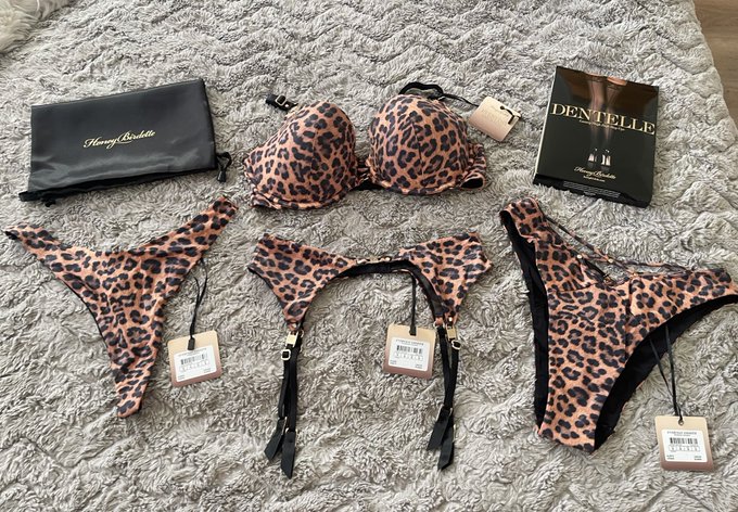 More late Christmas gifts for Goddess. I love it! 😊 @IWorshipStella https://t.co/tYQG6vzlhX<a href="/tag/realloyalfans"class="tags"><span>#realloyalfans</span></a>