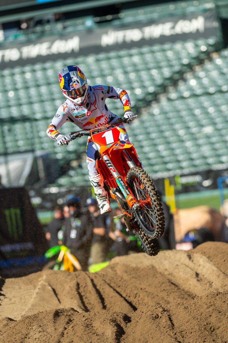 racerxonline's tweet photo. All that’s left now is to go racing 🏁 A1 press day is in the books and the track looked amazing 🔥 @supercrosslive  

📷 @align.with.us #SMX #SupercrossLIVE https://t.co/PR1RswOFkG