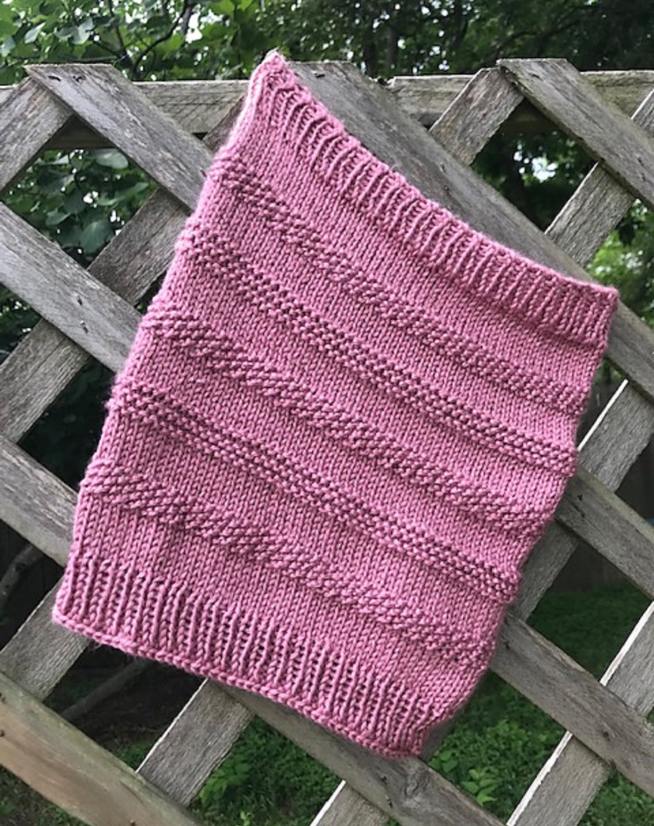MDMaisonShopATX's tweet photo. One of the patterns now free is my first pattern, the Four Stitch Cowl ❤️ https://t.co/ZjjVlv51AT 💙 https://t.co/kSwafcn1r3 🤍 https://t.co/ql3jsQU2rm 🩷#KnittingPattern #FreePattern #SmallBusiness #SmallBizFriday https://t.co/45oqZfClkO