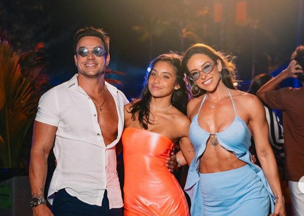 music_dgm's tweet photo. Mãe de VANESSA LOPES comemora participação da filha no BBB24. #BBB24 #vanessalopes #vanessalopesbbb24 #MaratonaBigDay #bigda https://t.co/zGMcBq1jNq
