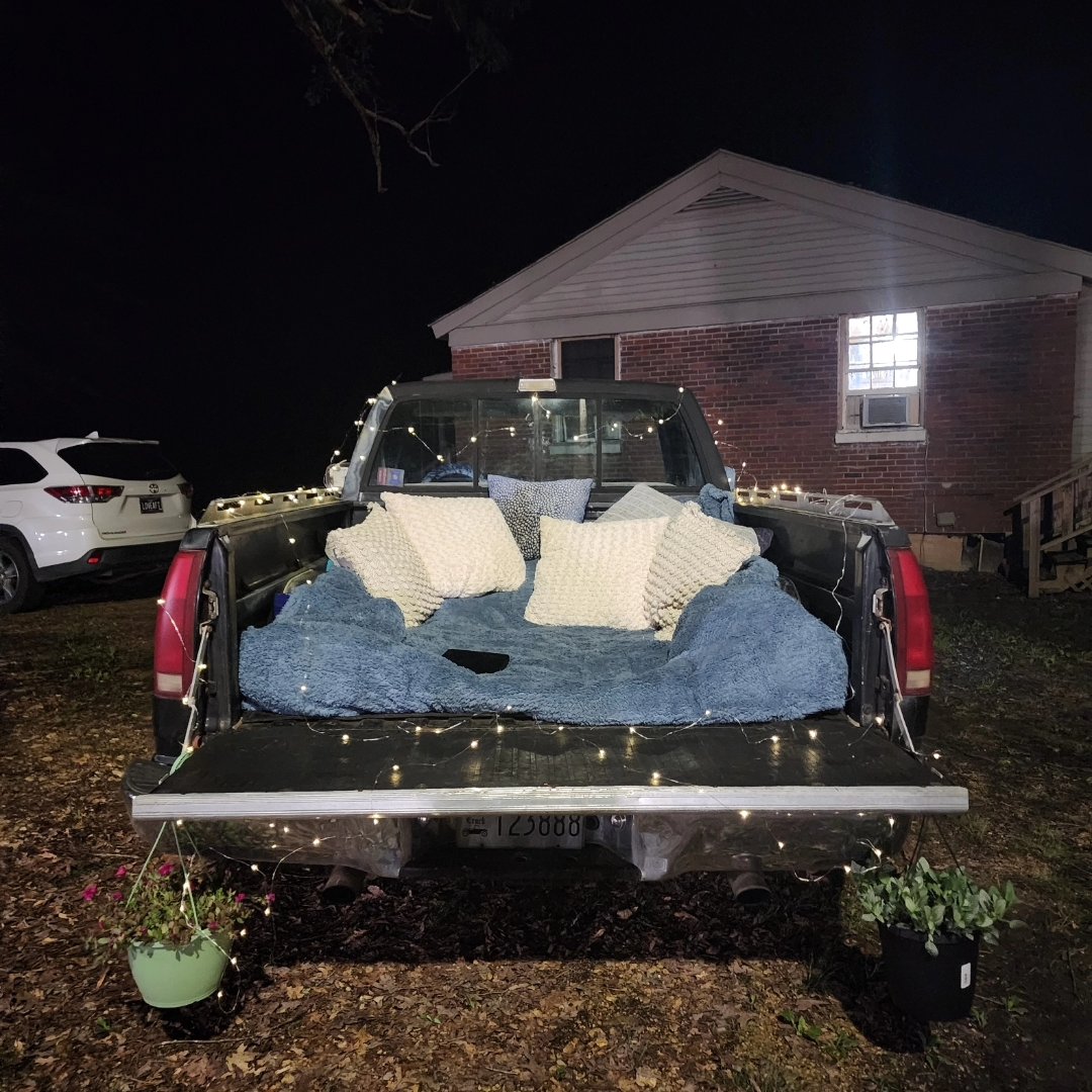 And yall had something to say about me sitting in the back of the truck?  Coulda been worse I guess! We coulda sat in the trunk of a limo! 🤣🤣🤣
#lifeafterlockup #loveafterlockup