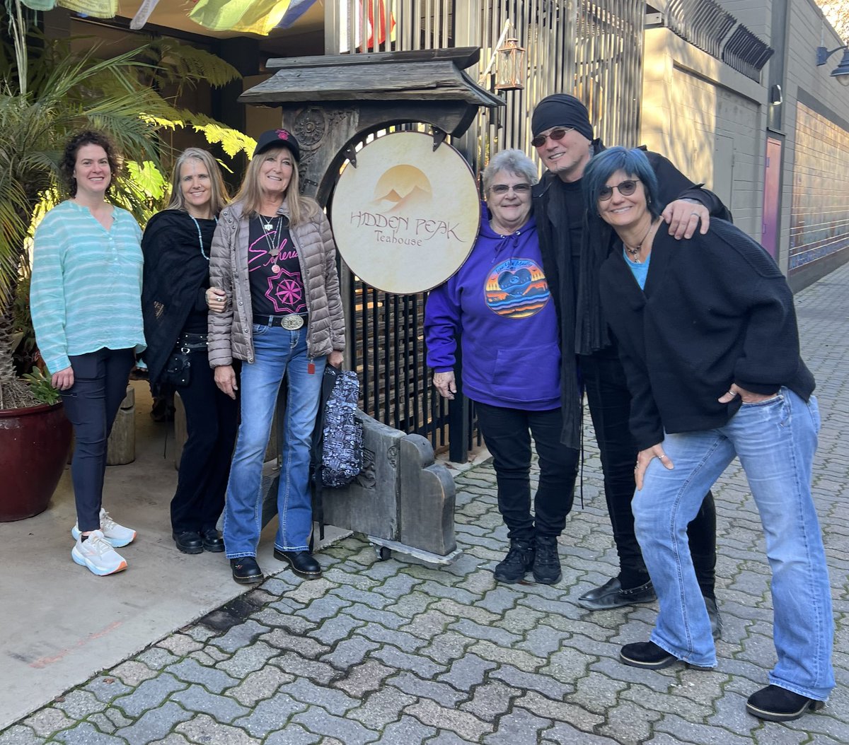 caryn_maroni's tweet photo. Santa Cruz #FieldTrip to the lovely #HiddenPeak TeaHouse 🫖☕️
#NaturallyMysticRetreat
@TheBoffoBoho
@Kathlee14158387 https://t.co/ocHNGIU3Y9