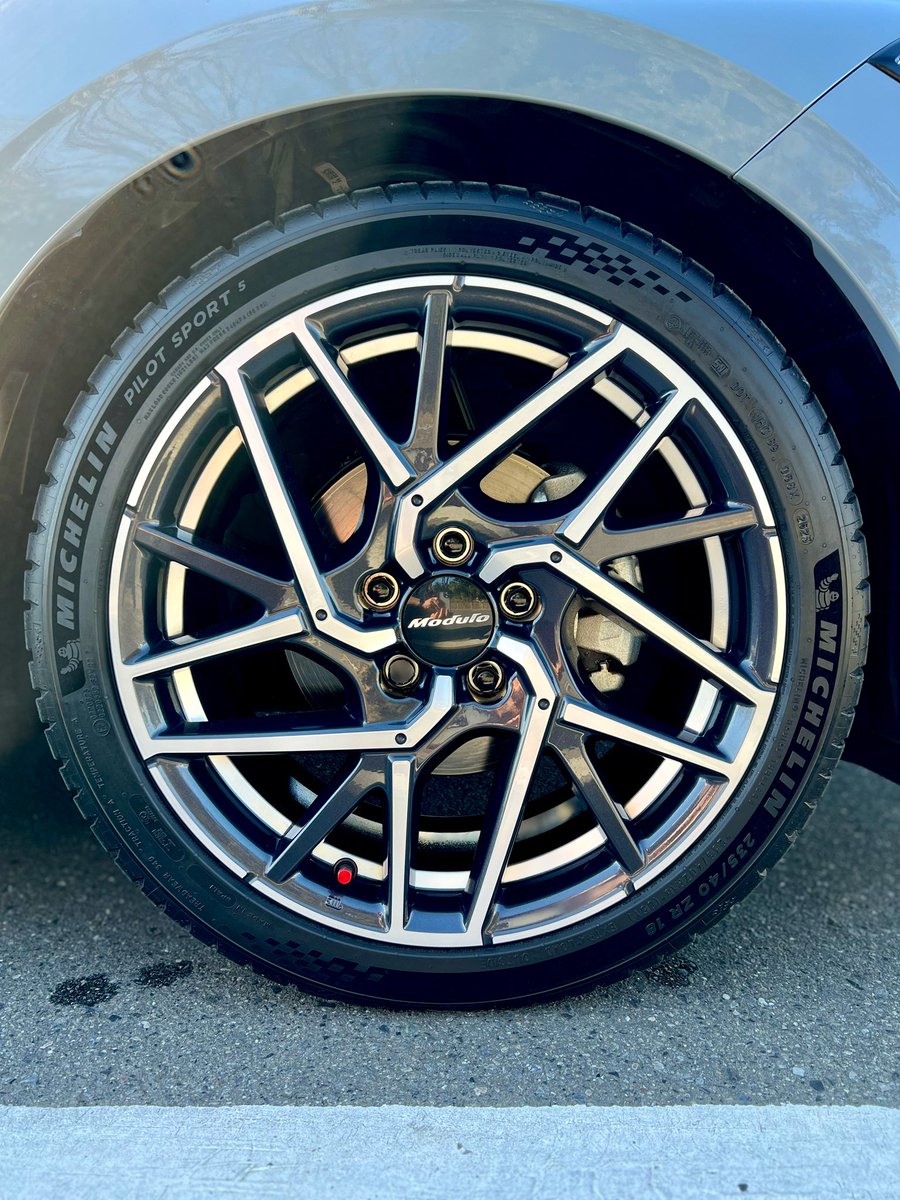aki_rsz's tweet image. Modulo MS-038とMICHELIN PILOT SPORT 5 …見た目がカッコよくなったので大満足☺️
 #Modulo30th