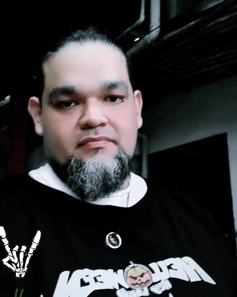 leogv_23's tweet photo. #HappyNewYear2024 #metal #metalhead 🤘🤘 https://t.co/sOjYfayYLb