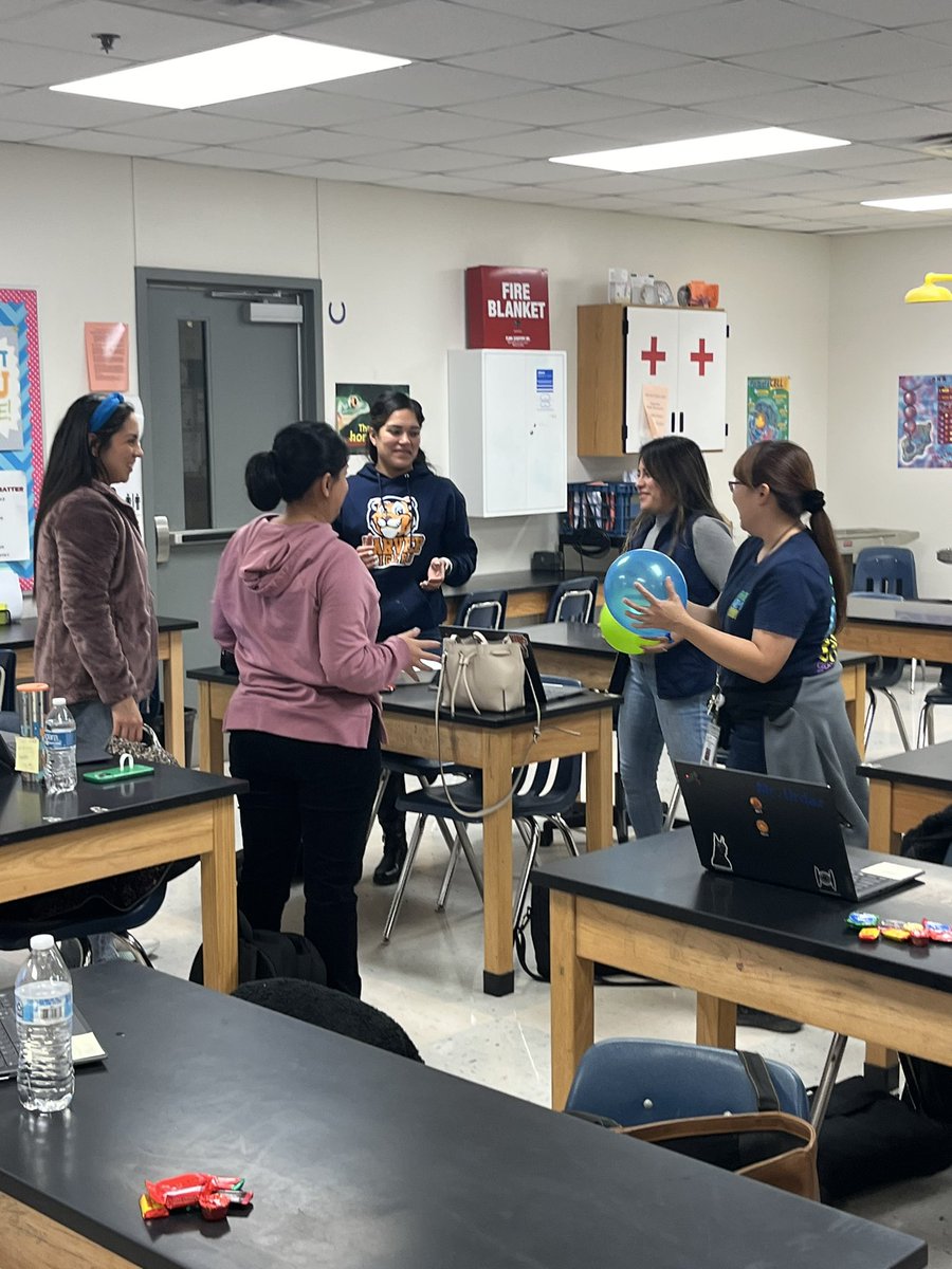 Carianne Rapp tweet media