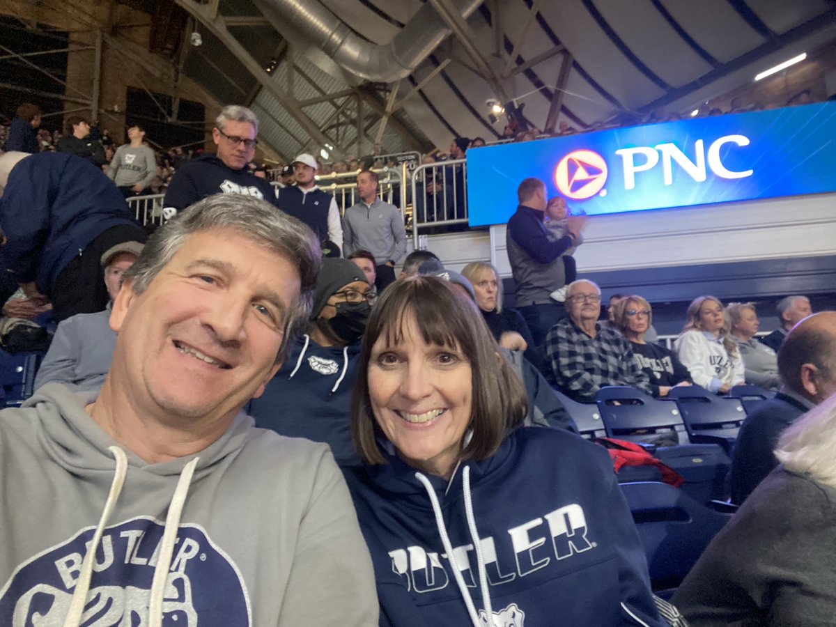 Hinkle Fieldhouse is rocking! Butler vs UConn. Go Dogs! ⁦<a href="/ButlerMBB/">Butler Basketball</a>⁩
