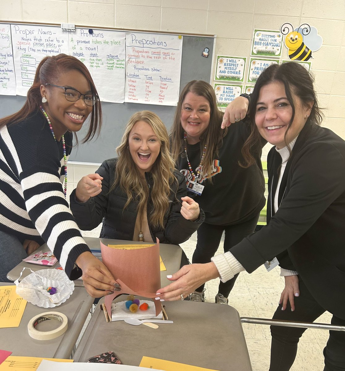 Williamslexib's tweet photo. We were in it to win it during “Storybook STEM” with @AMKING91 👏🏻 Using the EDP to create a mouse environment that was connected to our story. @TCBOE  @SycamoreElem https://t.co/2oqKpeBNQC