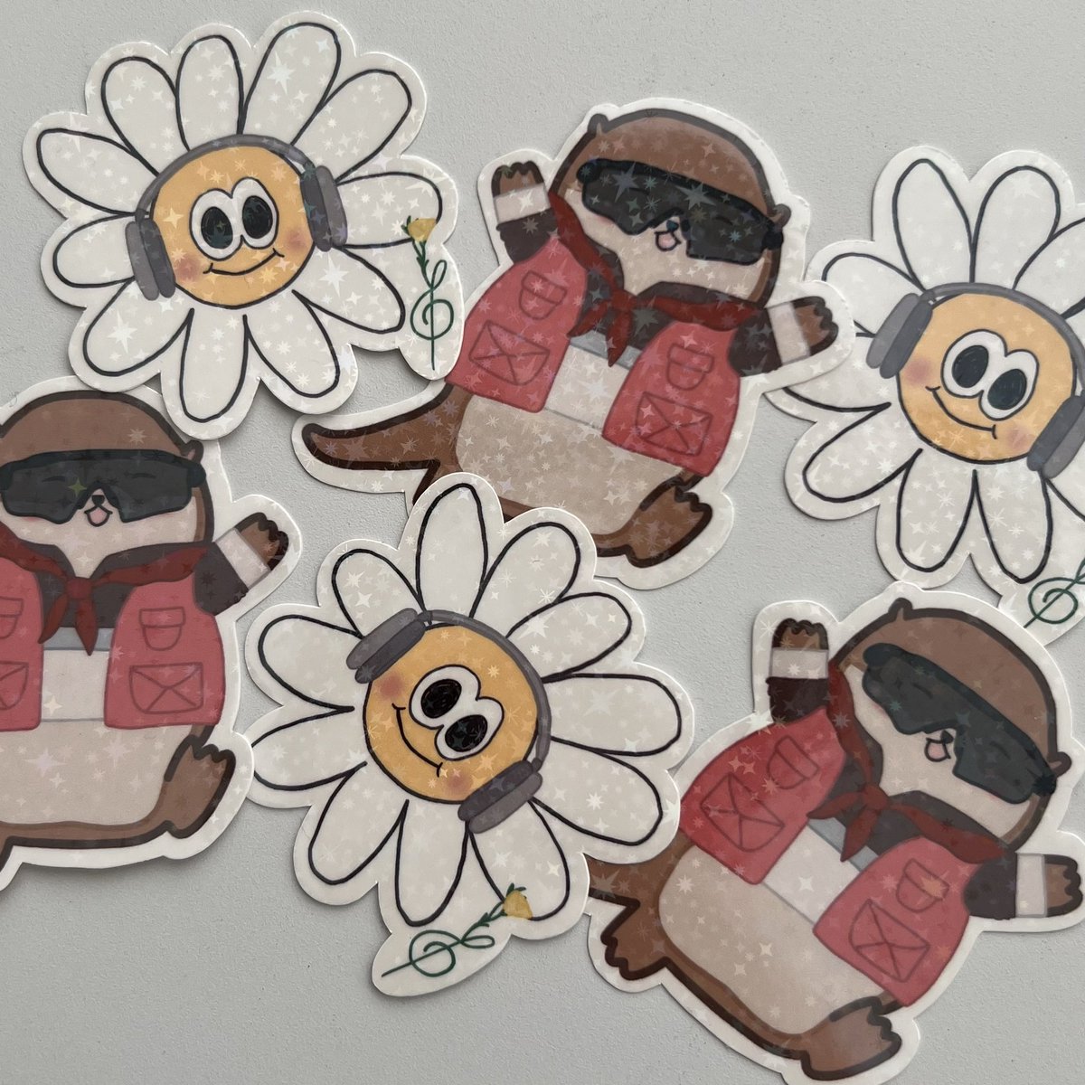 heavenscloudco's tweet photo. new single stickers coming to my shop soon! 

they will be available at kplay fest la on january 13th-14th and then will be added to my online shop shortly after 💗

#kpop #kpopsticker #dino #seventeen #svt #carat https://t.co/iFfhnAwAai