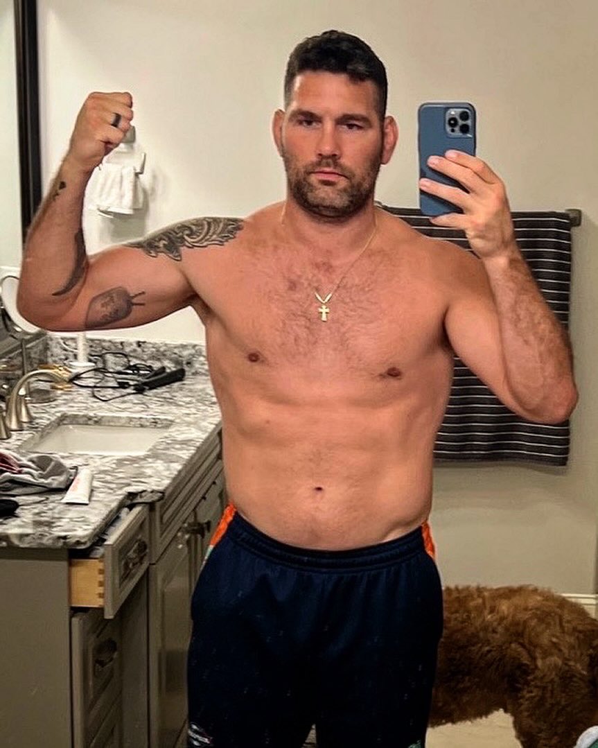 Chris Weidman tweet media