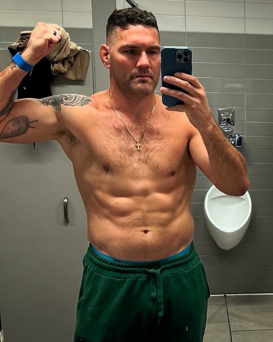 Chris Weidman tweet media